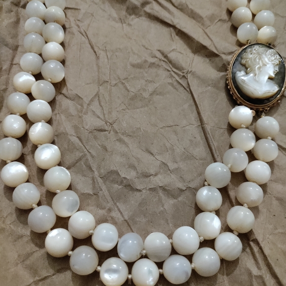 Cameo Pendant Necklace Vintage Mother of Pearl Polished Bead Double strand - Picture 5 of 14